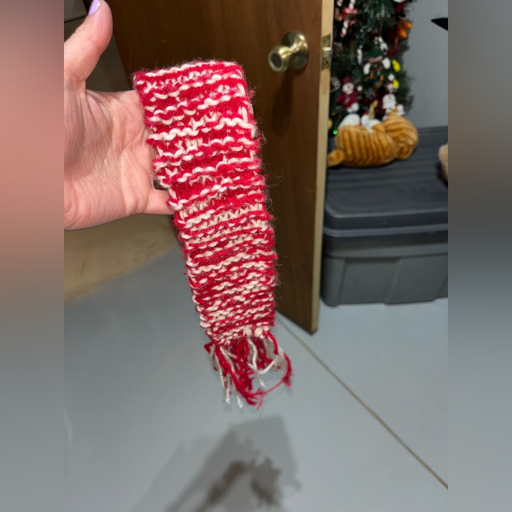 HANDMADE SMALL SCARF - Picture 2 of 3